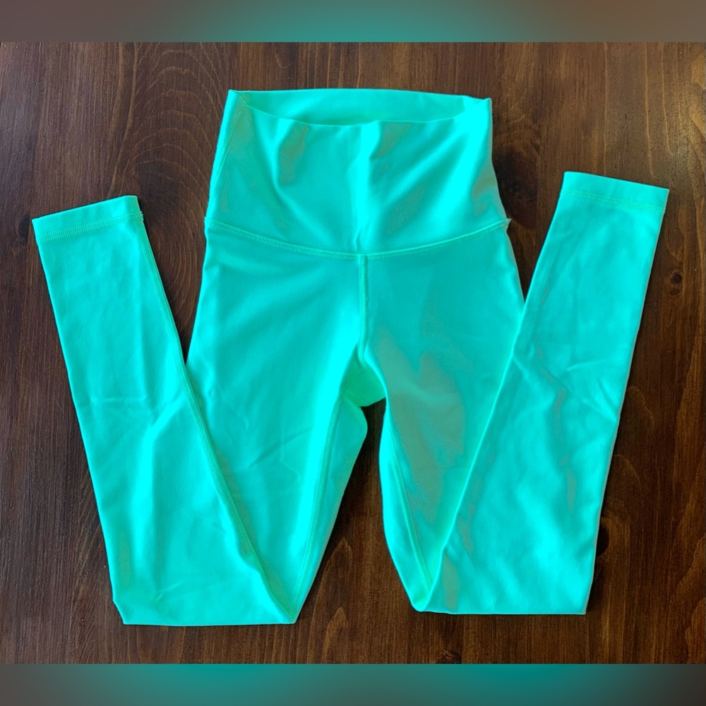 Light Green TnaLIFE Atmosphere Hi-Rise 7/8 Legging
